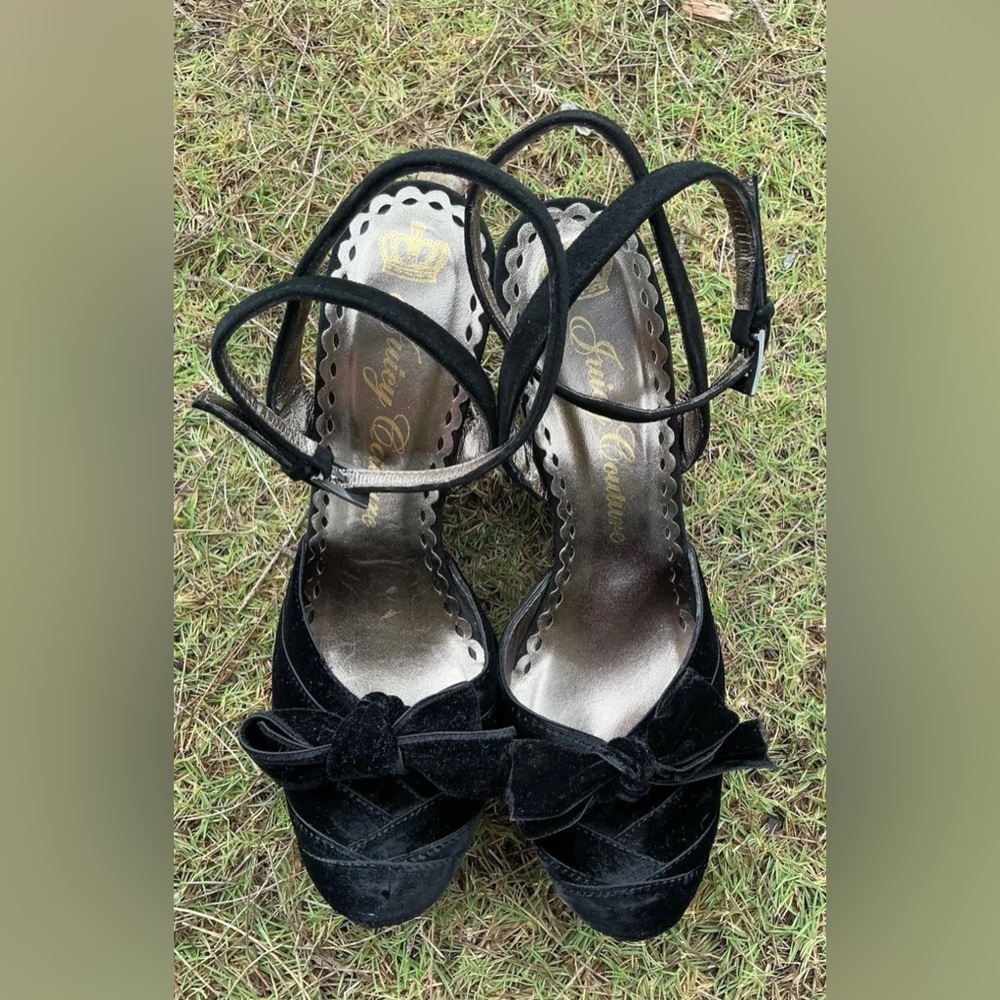 JUICY COUTURE‎ Y2K Black Velvet Velour Stappy Wedges Shoes Whimsigoth Punk Rock